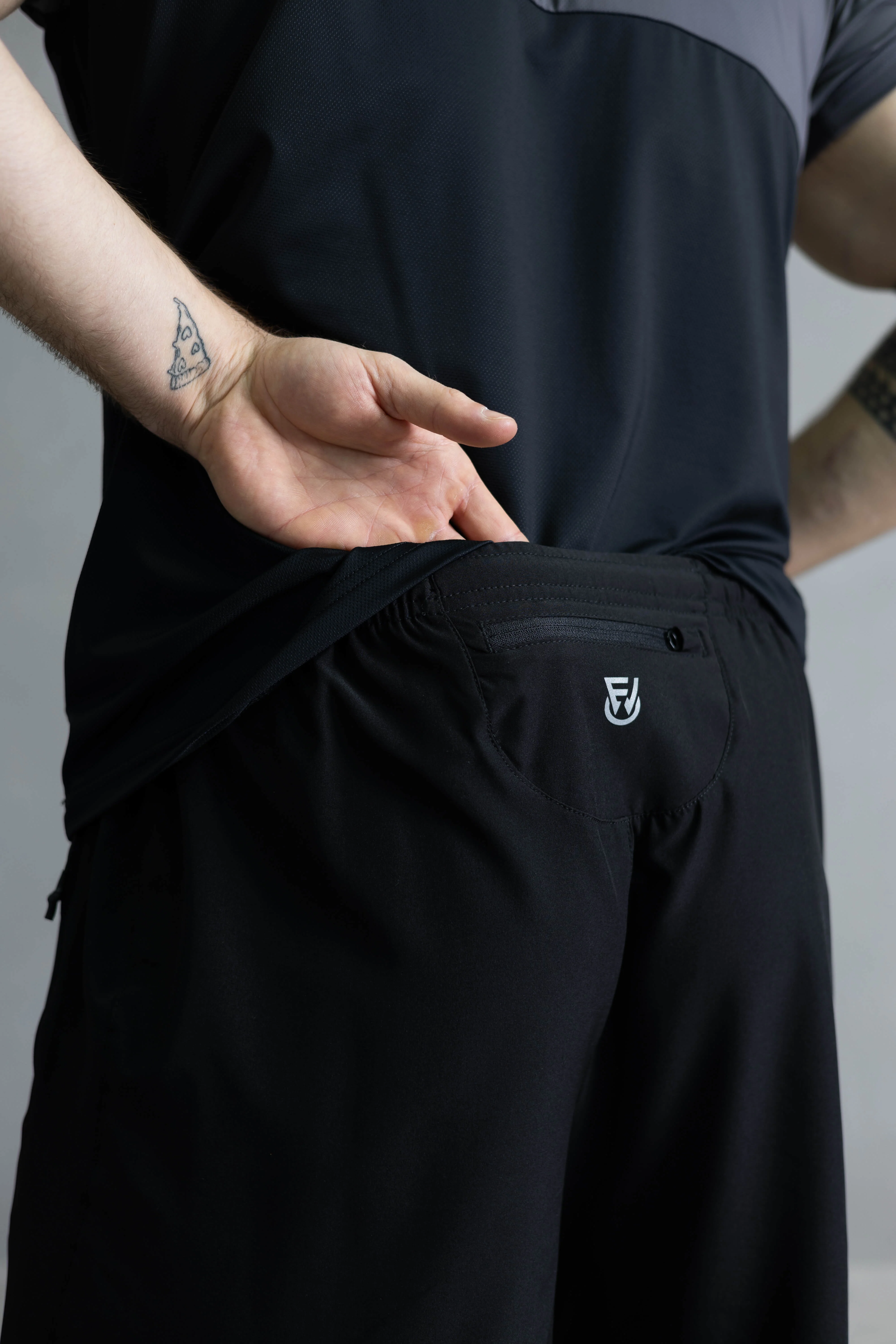 EWO TRAIL SHORTS - Image 2
